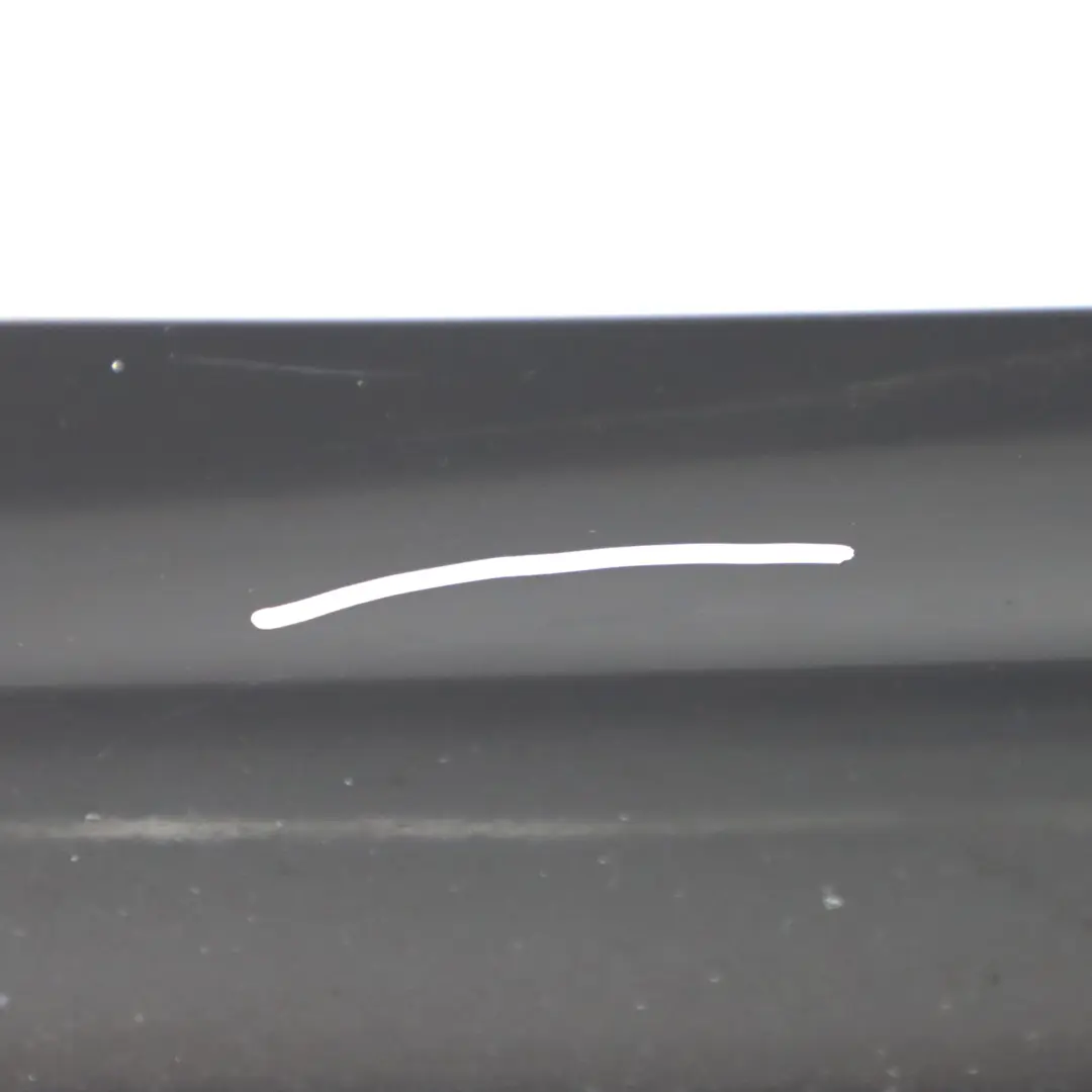 Minigonna laterale destra copri soglia porta Obsidian Black - 197 per Mercedes W209 con numero di parte A2096980254 Mercedes W209 Minigonna laterale destra copri soglia porta Obsidian Black - 197 - SKU A2096980254-OB - Numero di parte A2096980254