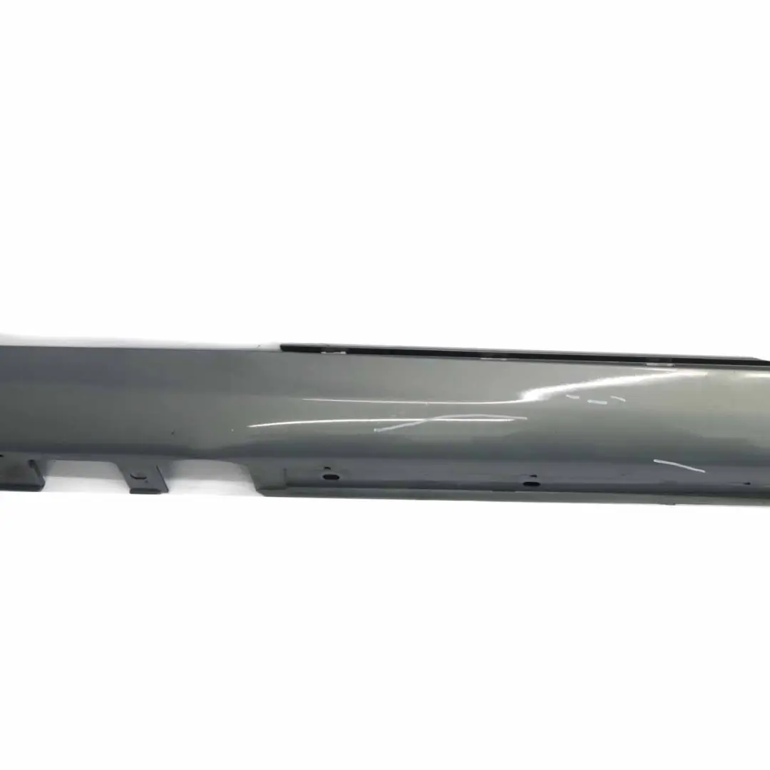jupe latérale droite couvre seuil de porte gris perlite - 747 pour Mercedes W209 à propos du numéro de pièce A2096980254 Mercedes W209 jupe latérale droite couvre seuil de porte gris perlite - 747 - SKU A2096980254-PGR - Numéro de pièce A2096980254