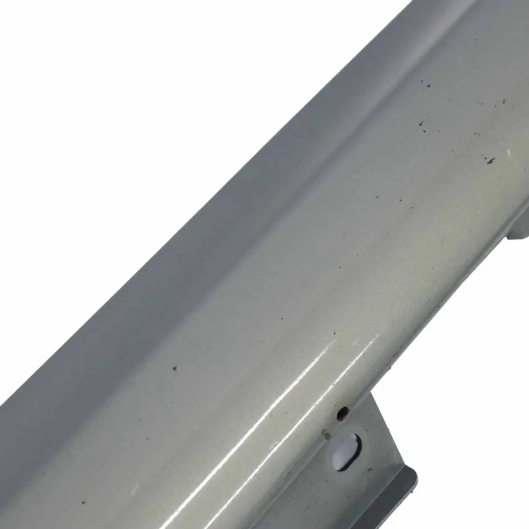 Gonna laterale destra copri soglia porta Grigio Perlite - 747 per Mercedes W209 con numero di parte A2096980254 Mercedes W209 Gonna laterale destra copri soglia porta Grigio Perlite - 747 - SKU A2096980254-PGR - Numero di parte A2096980254