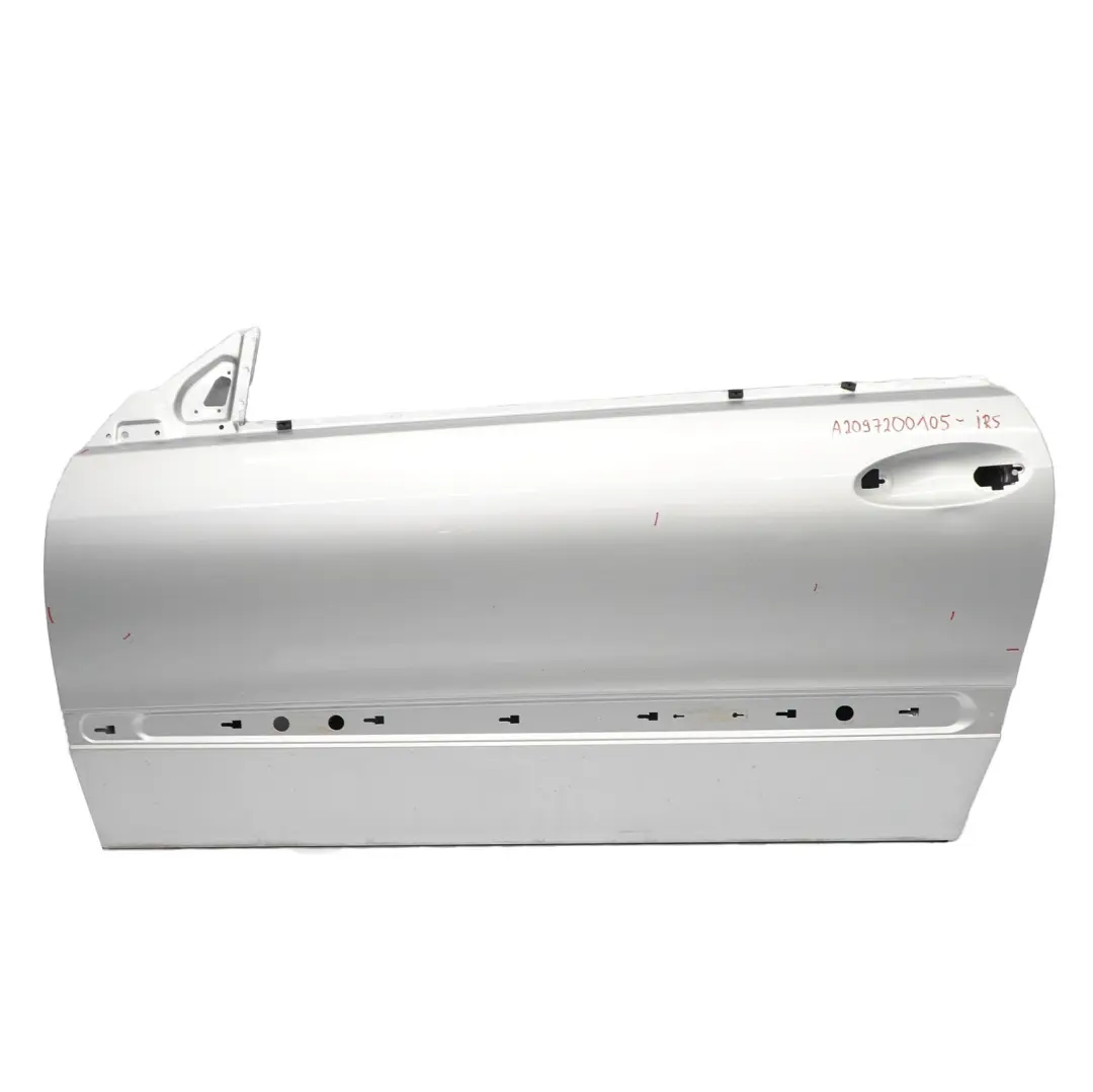 Puerta Delantera Izquierda Iridium Silver Metallic - 775 para Mercedes CLK W209 con número de pieza A2097200105 Mercedes CLK W209 Puerta Delantera Izquierda Iridium Silver Metallic - 775 - SKU A2097200105-IRS - Número de pieza A2097200105