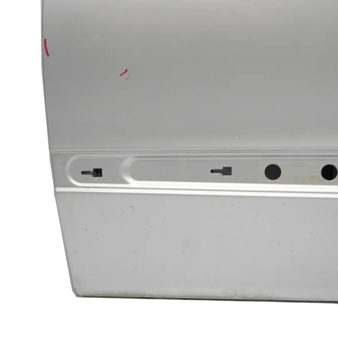 Puerta Delantera Izquierda Iridium Silver Metallic - 775 para Mercedes CLK W209 con número de pieza A2097200105 Mercedes CLK W209 Puerta Delantera Izquierda Iridium Silver Metallic - 775 - SKU A2097200105-IRS - Número de pieza A2097200105