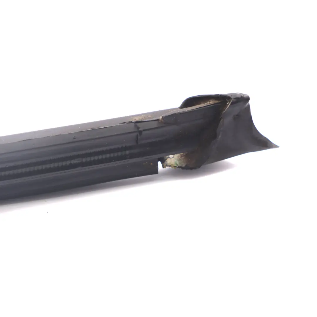 Ventana Sello Puerta Delantera Izquierda Junta para Mercedes CLK C209 con número de pieza A2097200154 Mercedes CLK C209 Ventana Sello Puerta Delantera Izquierda Junta - SKU A2097200154 - Número de pieza A2097200154