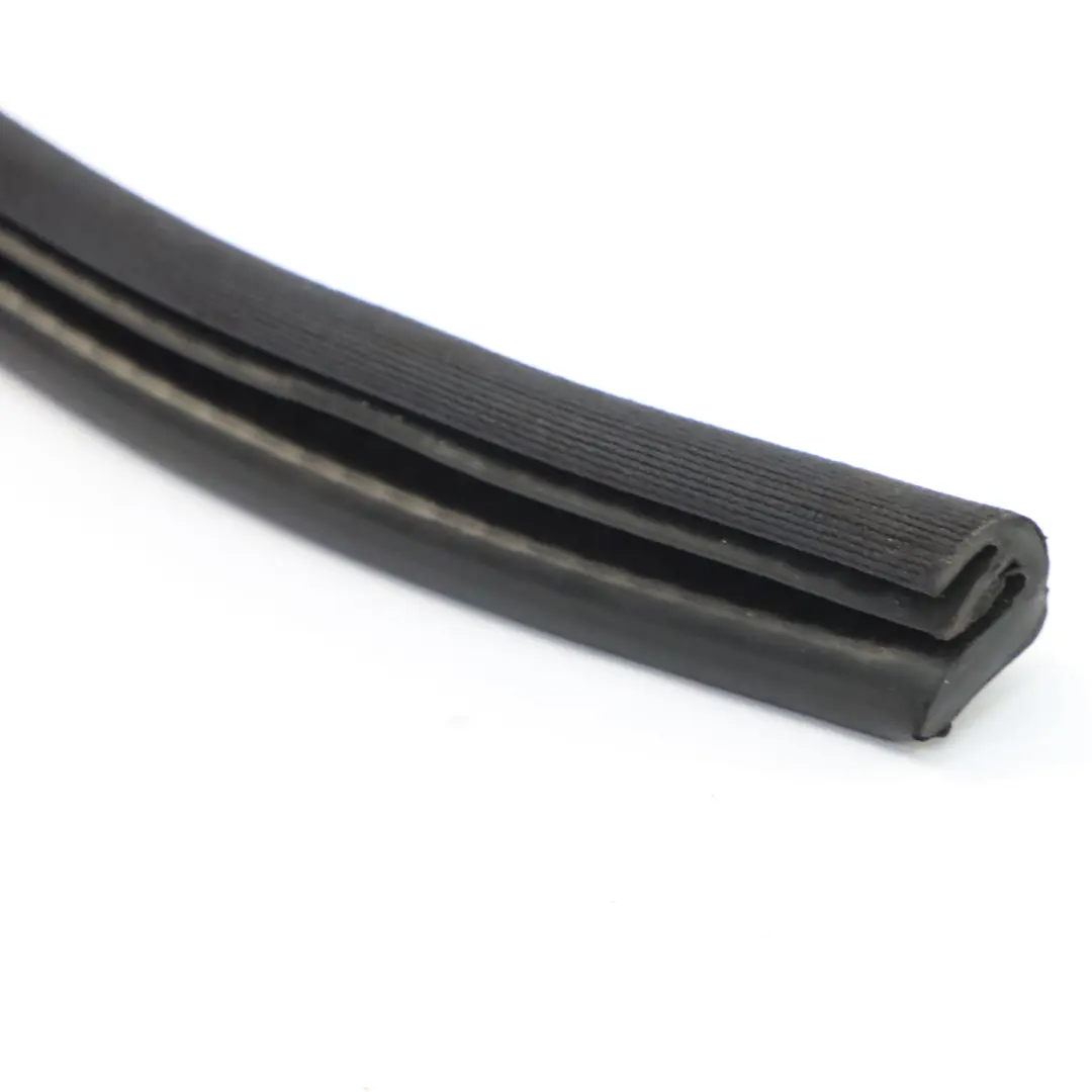 Mercedes A209 Joint de vitre de porte avant gauche - SKU A2097200178 - Numéro de pièce A2097200178