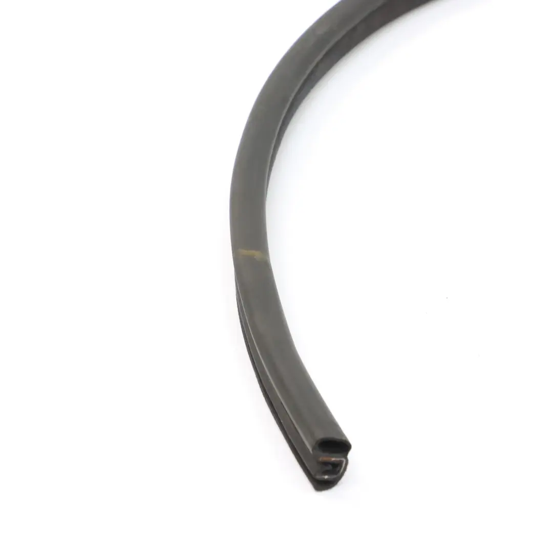 Guarnizione finestrino porta anteriore sinistra per Mercedes A209 con numero di parte A2097200178 Mercedes A209 Guarnizione finestrino porta anteriore sinistra - SKU A2097200178 - Numero di parte A2097200178