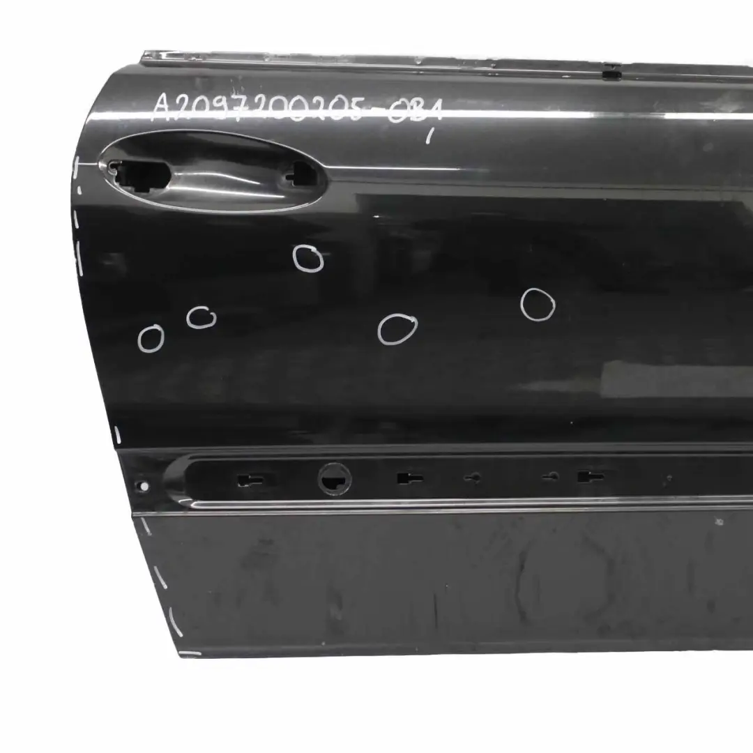 Porta anteriore destra Obsidian Black Metallic - 197 per Mercedes W209 con numero di parte A2097200205 Mercedes W209 Porta anteriore destra Obsidian Black Metallic - 197 - SKU A2097200205-OB1 - Numero di parte A2097200205