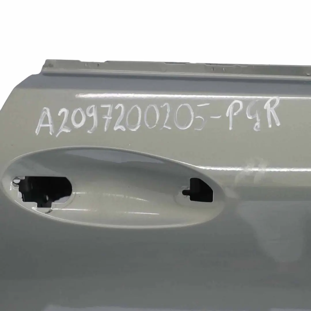 Porta anteriore destra Grigio Perlite metallizzato - 747 per Mercedes W209 con numero di parte A2097200205 Mercedes W209 Porta anteriore destra Grigio Perlite metallizzato - 747 - SKU A2097200205-PGR - Numero di parte A2097200205