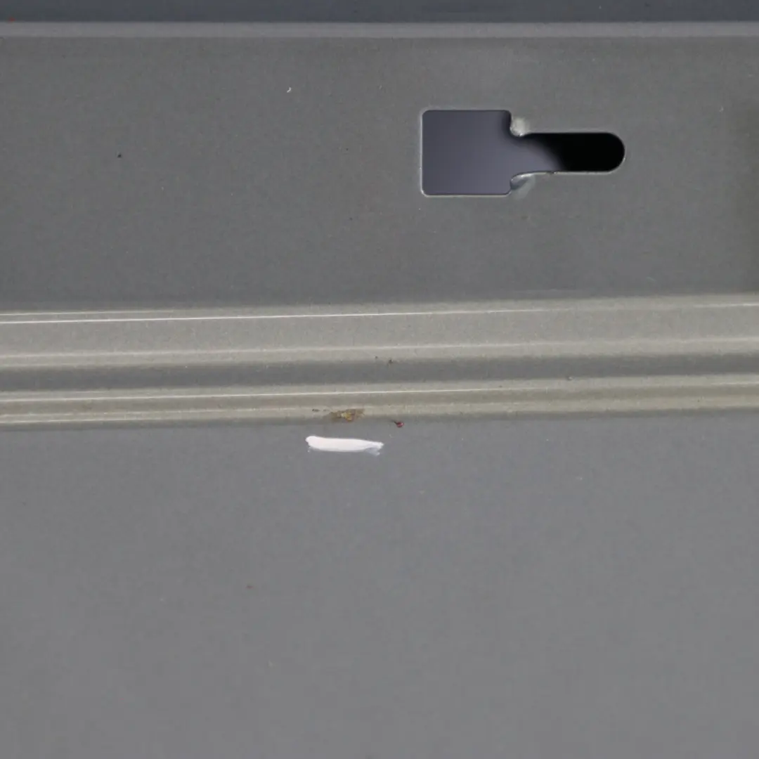 Tür vorne rechts Perlitgrau Metallic - 747 für Mercedes W209 mit Teilenummer A2097200205 Mercedes W209 Tür vorne rechts Perlitgrau Metallic - 747 - SKU A2097200205-PGR - Teilenummer A2097200205