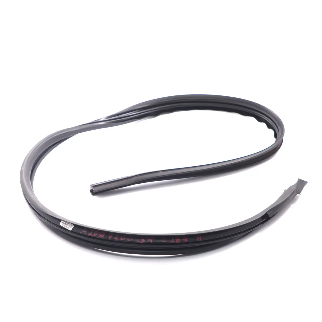 Joint Vitrage Porte Avant Droite d'Etanchéité pour Mercedes CLK C209 à propos du numéro de pièce A2097200254 Mercedes CLK C209 Joint Vitrage Porte Avant Droite d'Etanchéité - SKU A2097200254 - Numéro de pièce A2097200254