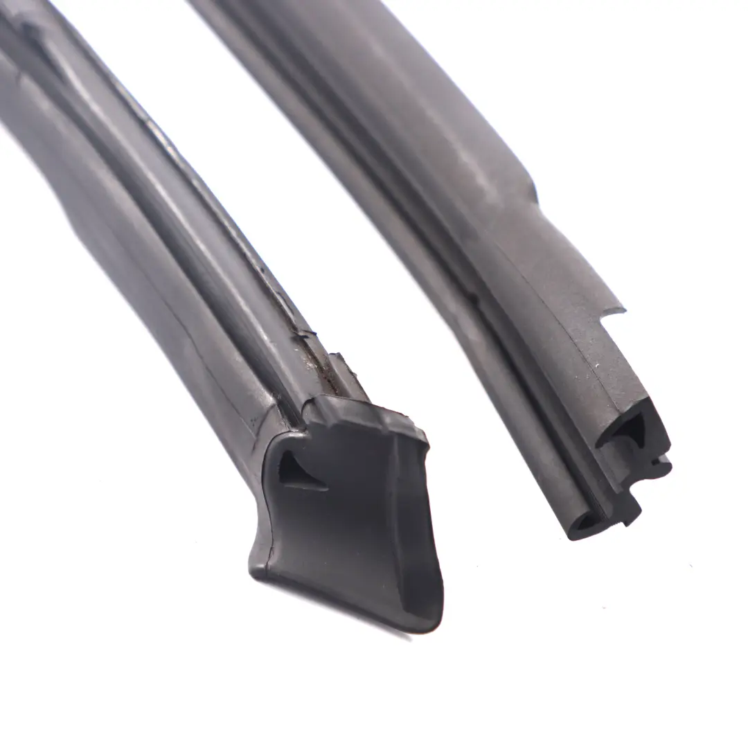 Window Seal Front Door Right O/S Gasket Sealing to Mercedes CLK C209 with Part number A2097200254 Mercedes CLK C209 Window Seal Front Door Right O/S Gasket Sealing - SKU A2097200254 - Part number A2097200254