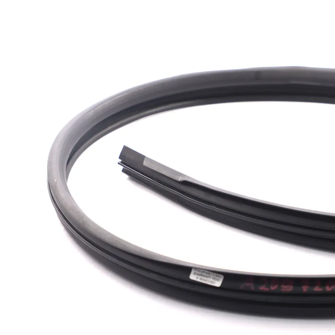 Joint Vitrage Porte Avant Droite d'Etanchéité pour Mercedes CLK C209 à propos du numéro de pièce A2097200254 Mercedes CLK C209 Joint Vitrage Porte Avant Droite d'Etanchéité - SKU A2097200254 - Numéro de pièce A2097200254