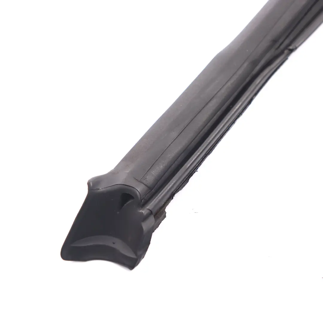Window Seal Front Door Right O/S Gasket Sealing to Mercedes CLK C209 with Part number A2097200254 Mercedes CLK C209 Window Seal Front Door Right O/S Gasket Sealing - SKU A2097200254 - Part number A2097200254
