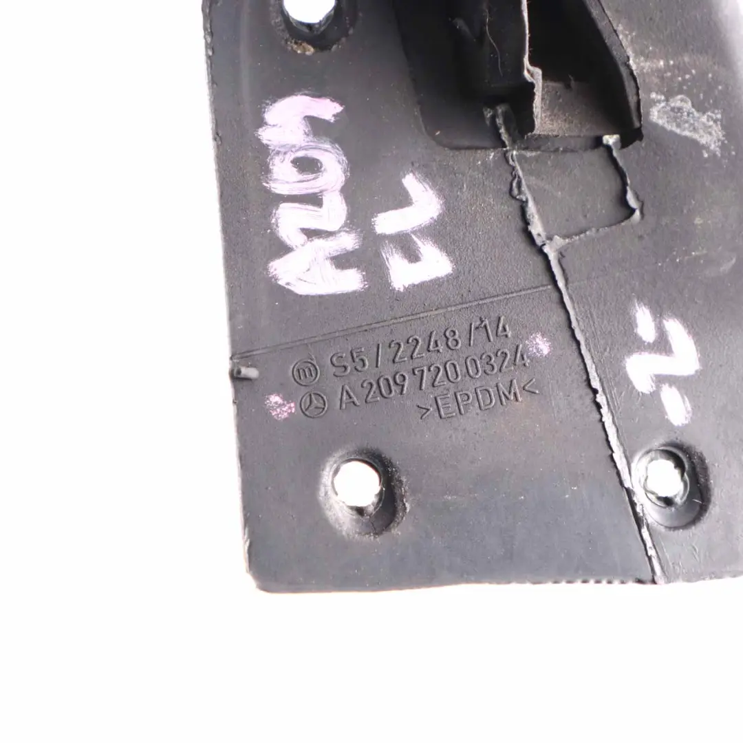 Junta Ventana Puerta Tira Moldura Delantera Izquierda para Mercedes A209 con número de pieza A2097200324 Mercedes A209 Junta Ventana Puerta Tira Moldura Delantera Izquierda - SKU A2097200324 - Número de pieza A2097200324