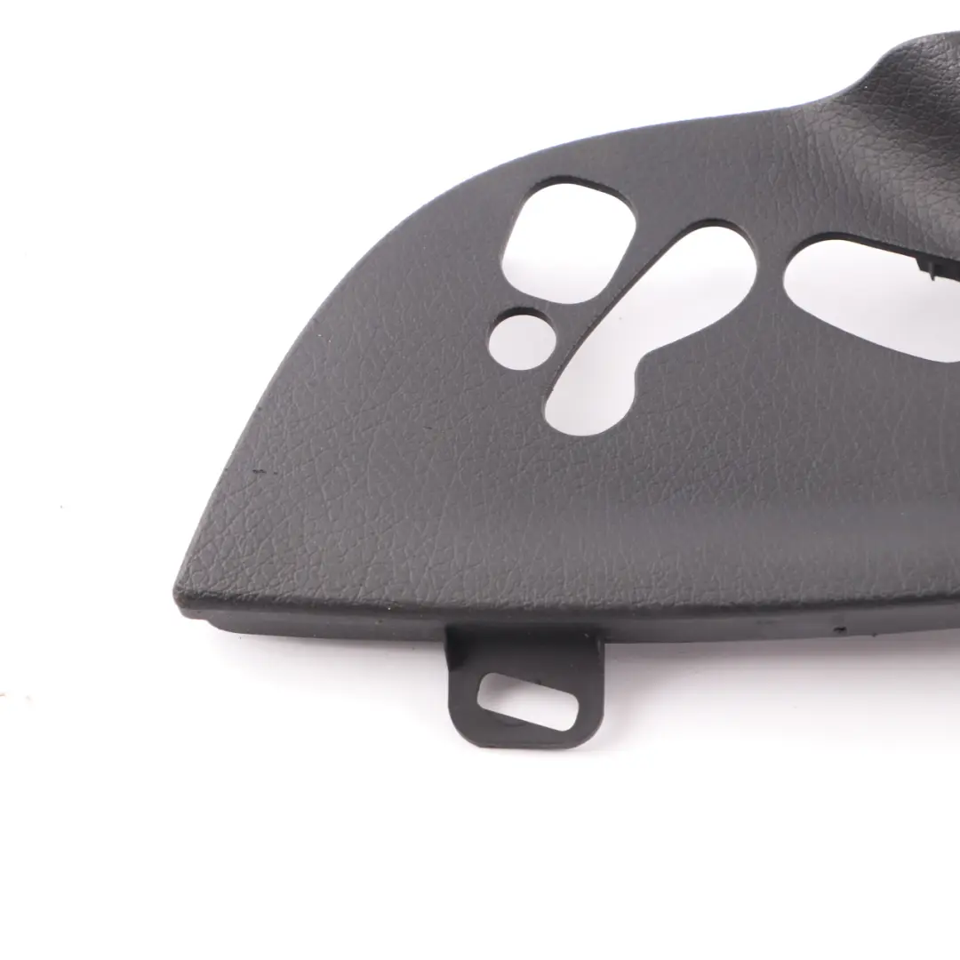 Siège Réglable Couvercle garniture avant droite pour Mercedes CLK C209 à propos du numéro de pièce A2097200489 Mercedes CLK C209 Siège Réglable Couvercle garniture avant droite - SKU A2097200489 - Numéro de pièce A2097200489