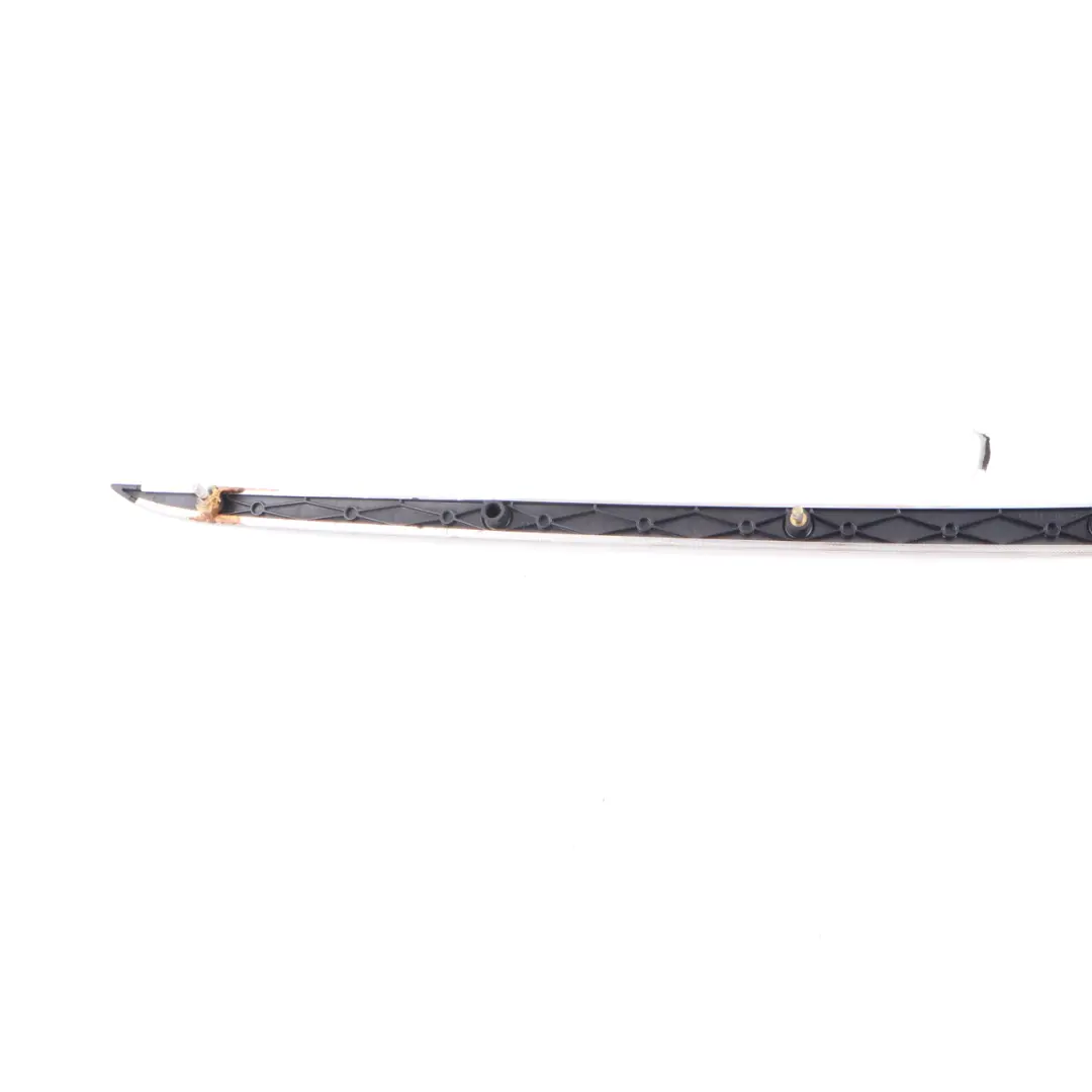 Türleiste Abdeckung Vorne Links Innen Alu für Mercedes CLK C209 mit Teilenummer A2097202722 Mercedes CLK C209 Türleiste Abdeckung Vorne Links Innen Alu - SKU A2097202722 - Teilenummer A2097202722