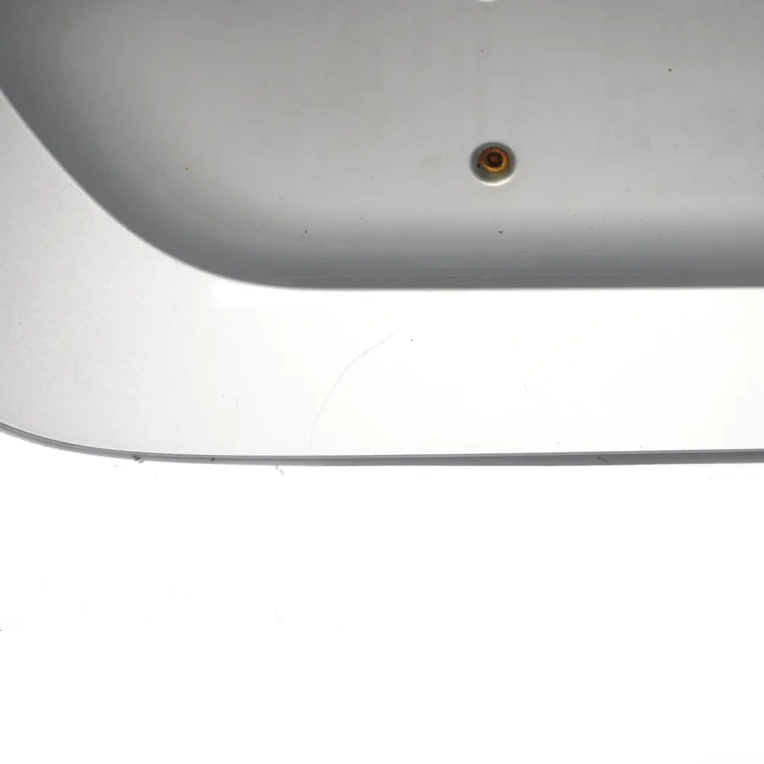 Plaque d'immatriculation arrière coffre Argent 775 pour Mercedes CLK C209 à propos du numéro de pièce A2097500081 Mercedes CLK C209 Plaque d'immatriculation arrière coffre Argent 775 - SKU A2097500081-IRS - Numéro de pièce A2097500081