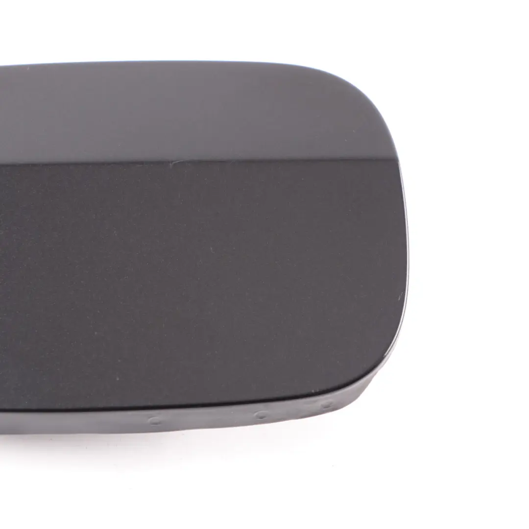 Kraftstoffeinfüllstutzen Klappe Tankdeckel Obsidian Schwarz für Mercedes CLK C209 mit Teilenummer A2097500206 Mercedes CLK C209 Kraftstoffeinfüllstutzen Klappe Tankdeckel Obsidian Schwarz - SKU A2097500206-OB - Teilenummer A2097500206