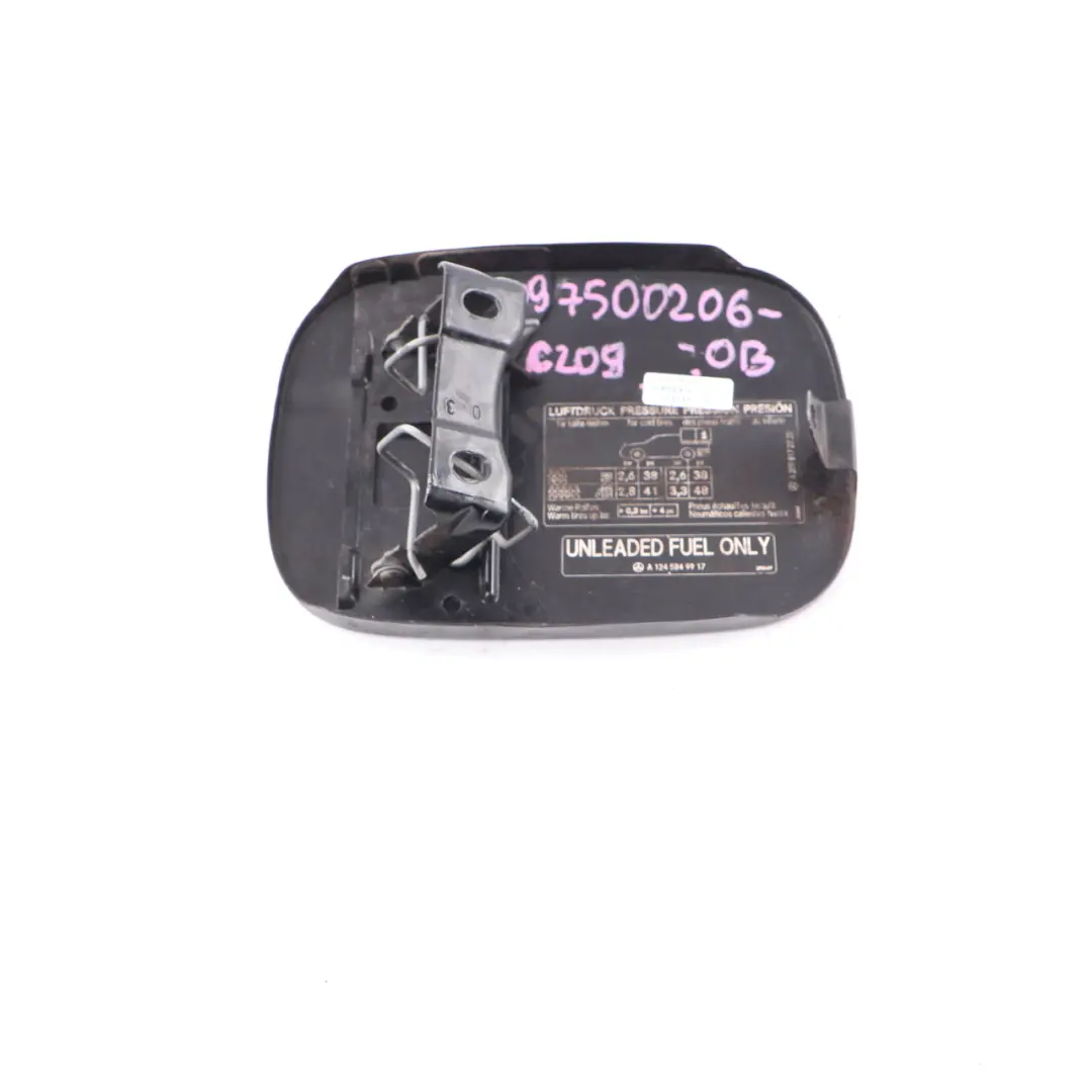 Klapka Wlewu Paliwa Czarna Obsidian Black 197 do Mercedes CLK C209 o numerze A2097500206 Mercedes CLK C209 Klapka Wlewu Paliwa Czarna Obsidian Black 197 - SKU A2097500206-OB - Numer Części A2097500206