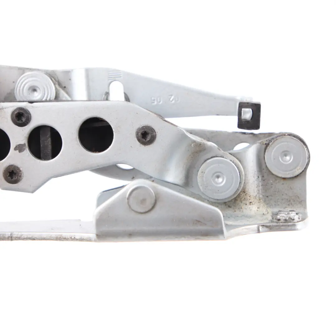 Trunk Hinge Rear Right O/S Tellurium Silver 762 to Mercedes W209 Cabrio with Part number A2097500228 Mercedes W209 Cabrio Trunk Hinge Rear Right O/S Tellurium Silver 762 - SKU A2097500228-TES - Part number A2097500228