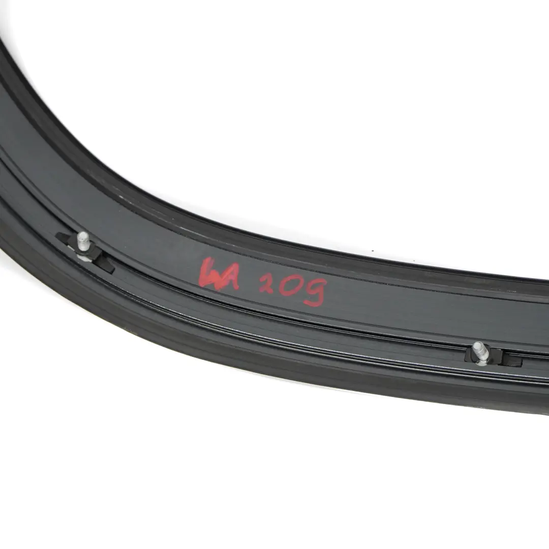 Pannello rivestimento vano superiore pieghevole Nero per Mercedes A209 con numero di parte A2097500381 Mercedes A209 Pannello rivestimento vano superiore pieghevole Nero - SKU A2097500381 - Numero di parte A2097500381