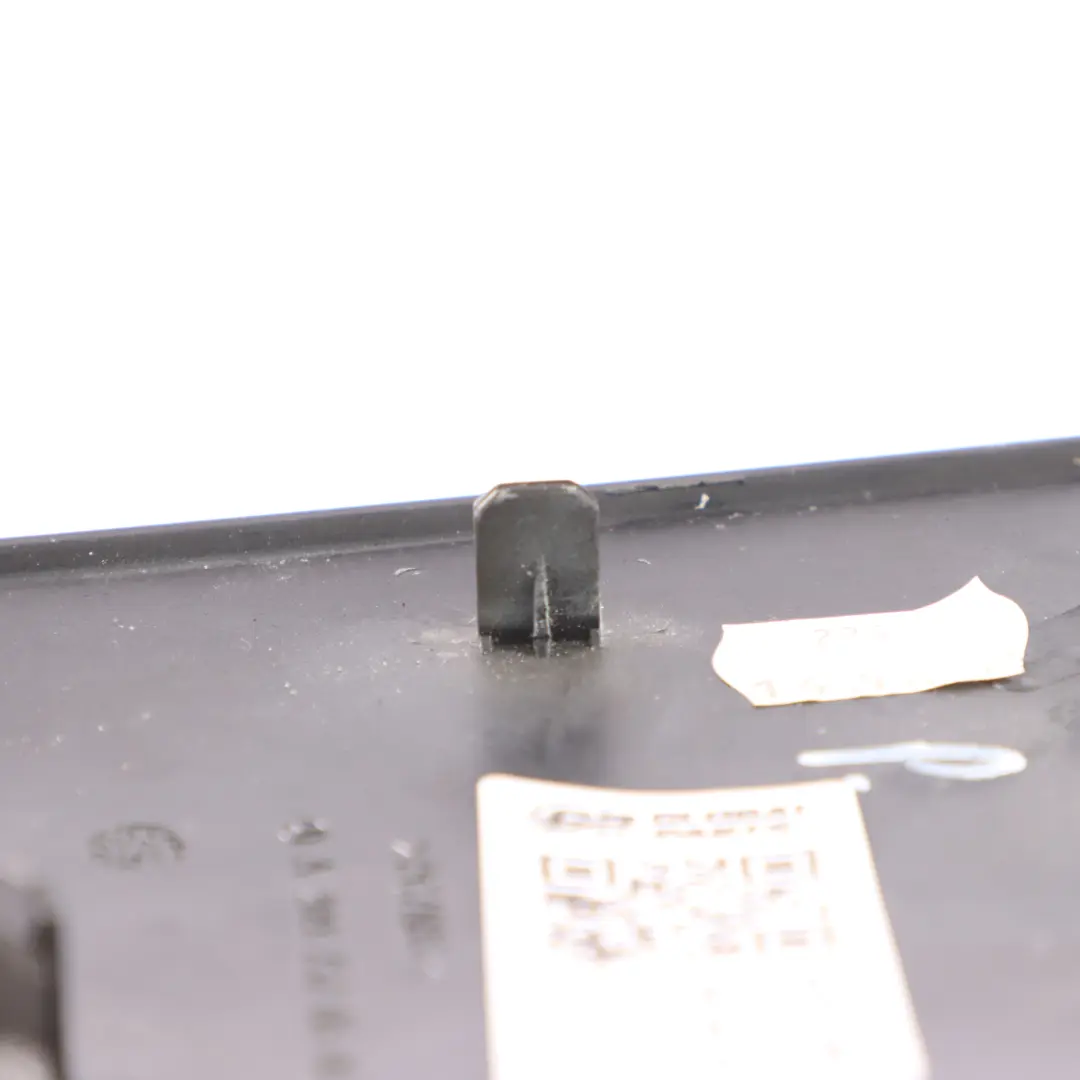 Cache charnière de toit droit Noir Obsidien Métallisé -197 pour Mercedes W209 Cabrio à propos du numéro de pièce A2097570606 Mercedes W209 Cabrio Cache charnière de toit droit Noir Obsidien Métallisé -197 - SKU A2097570606-OB - Numéro de pièce A2097570606