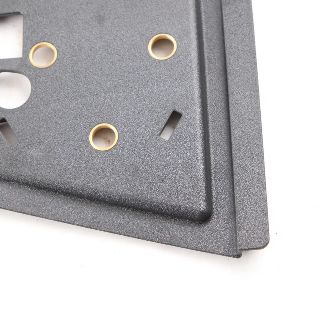 Verdeckscharnier Klappe Abdeckung links für Mercedes CLK W209 Cabrio mit Teilenummer A2097570706 Mercedes CLK W209 Cabrio Verdeckscharnier Klappe Abdeckung links - SKU A2097570706 - Teilenummer A2097570706