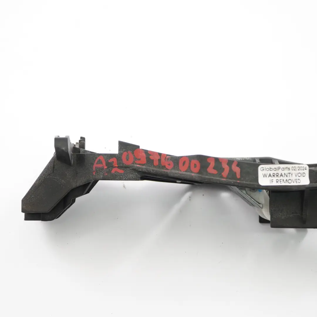 Türgriffsockel Vorne Rechts Halterung Lager für Mercedes CLK W209 mit Teilenummer A2097600234 Mercedes CLK W209 Türgriffsockel Vorne Rechts Halterung Lager - SKU A2097600234 - Teilenummer A2097600234