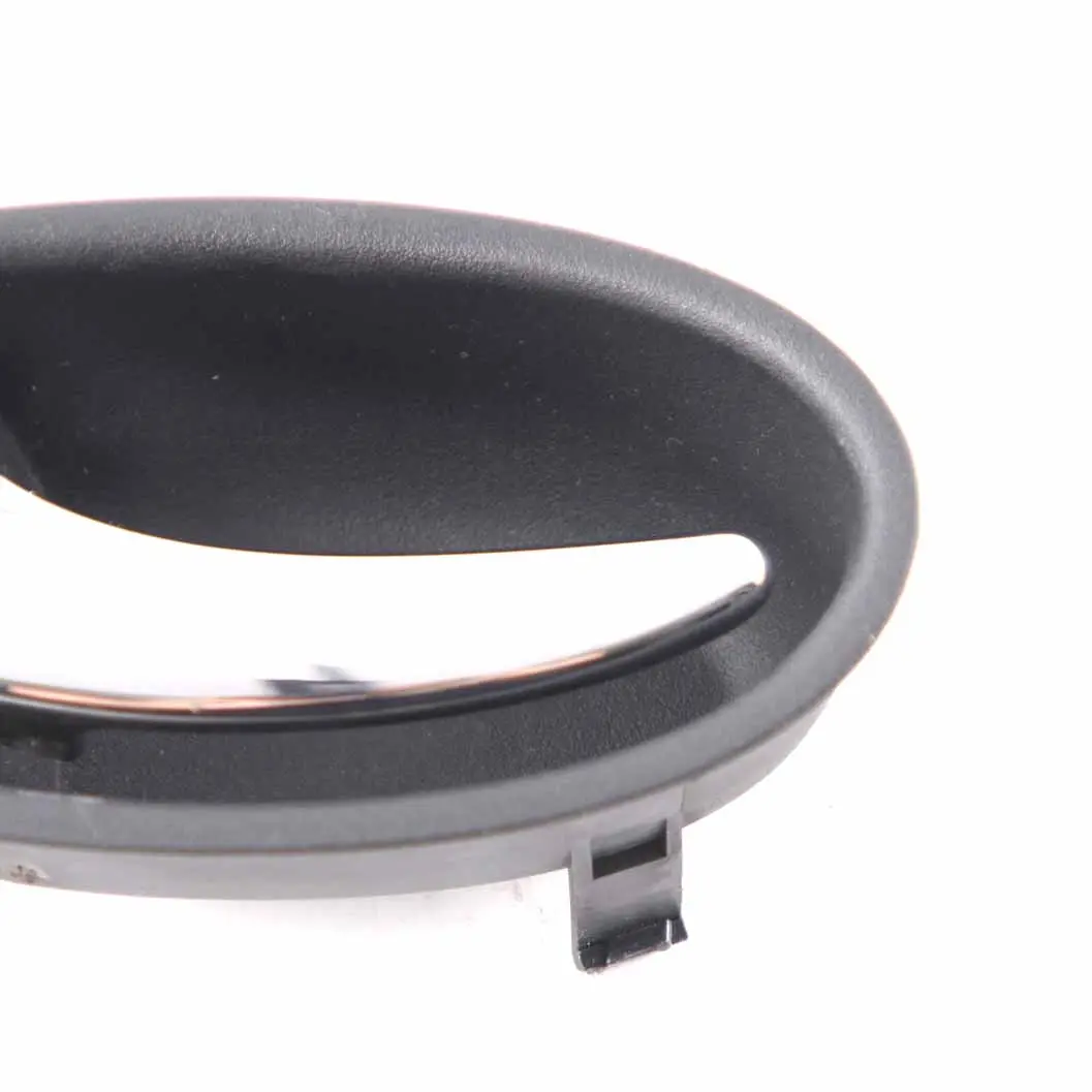 Tirador abrepuertas Mercedes W209 Delantero Izquierdo Embellecedor para con número de pieza A2097600361 Tirador abrepuertas Mercedes W209 Delantero Izquierdo Embellecedor - SKU A2097600361 - Número de pieza A2097600361