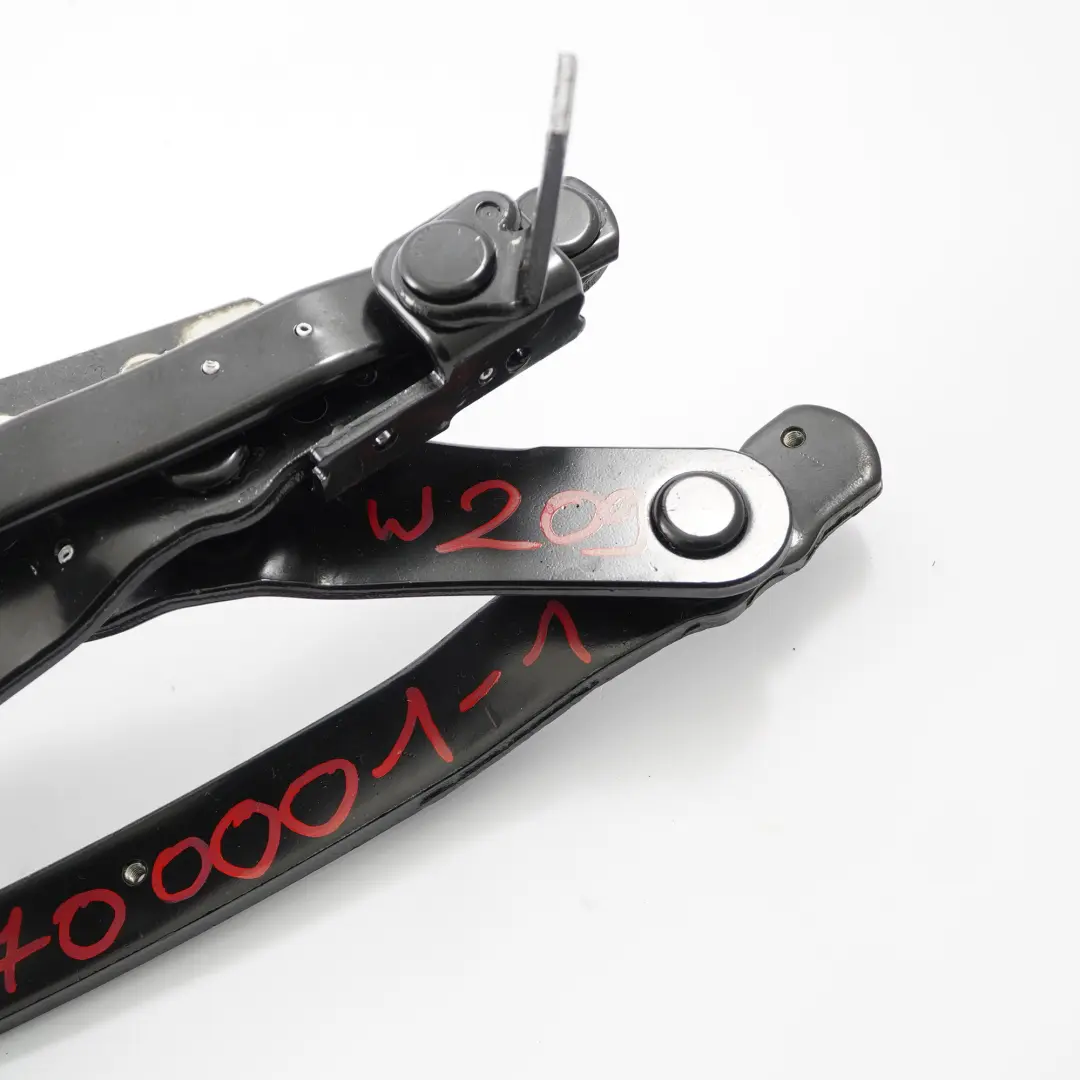 Soft Top Pieghevole Destra Tetto Meccanismo Braccio Cerniera per Mercedes A209 con numero di parte A2097700001-2 Mercedes A209 Soft Top Pieghevole Destra Tetto Meccanismo Braccio Cerniera - SKU A2097700001-1 - Numero di parte A2097700001-2