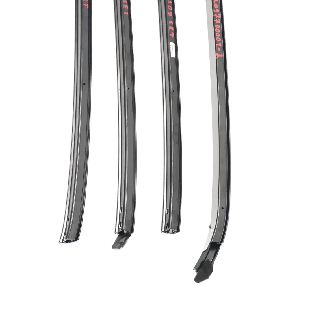 Plegable Soft Top Techo Guía Linkage Tiras Rieles para Mercedes A209 con número de pieza A2097700001-2 Mercedes A209 Plegable Soft Top Techo Guía Linkage Tiras Rieles - SKU A2097700001-2 - Número de pieza A2097700001-2