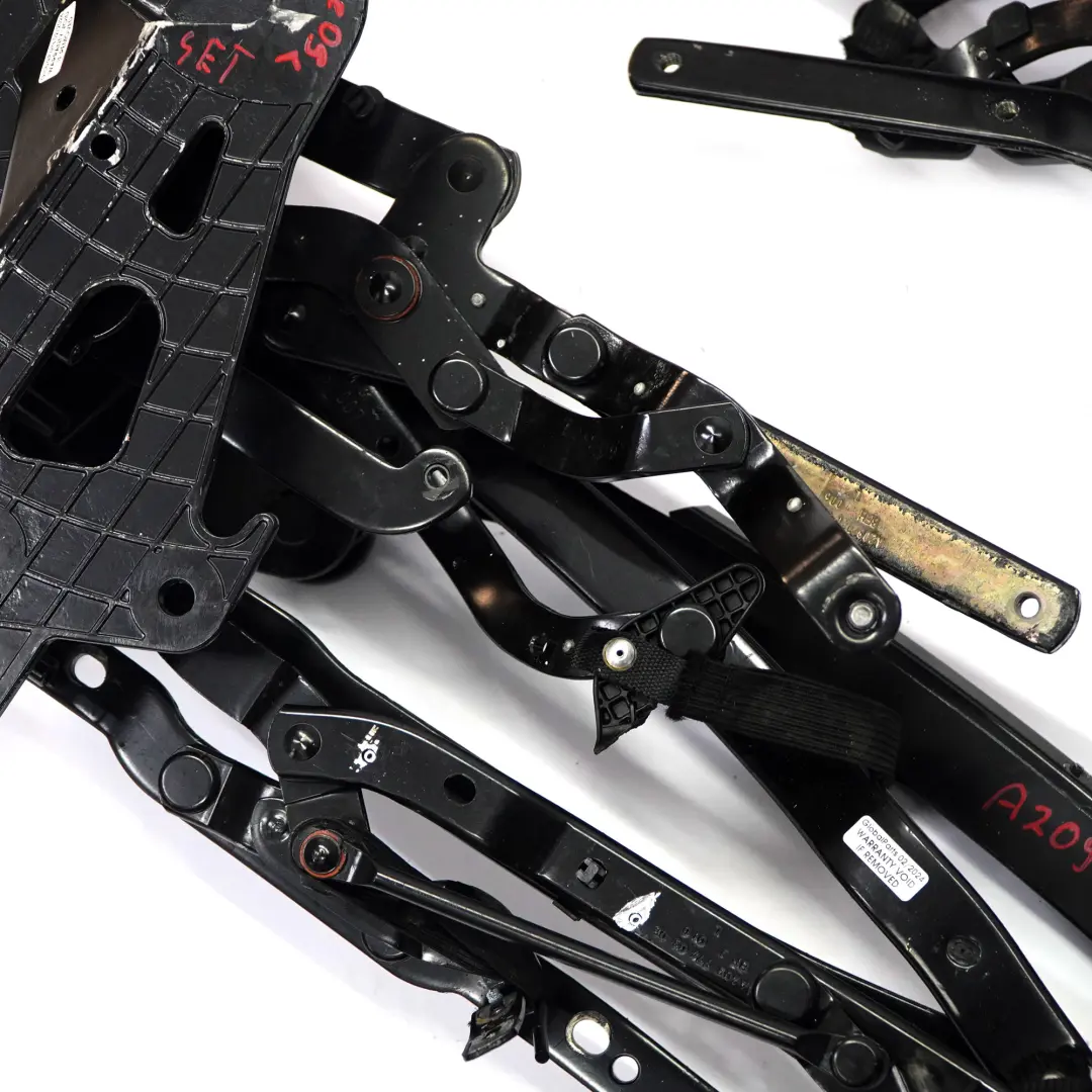 Top pieghevole sinistra destra tetto braccio cerniera set per Mercedes A209 Cabrio con numero di parte A2097700001-2 Mercedes A209 Cabrio Top pieghevole sinistra destra tetto braccio cerniera set - SKU A2097700001-4 - Numero di parte A2097700001-2