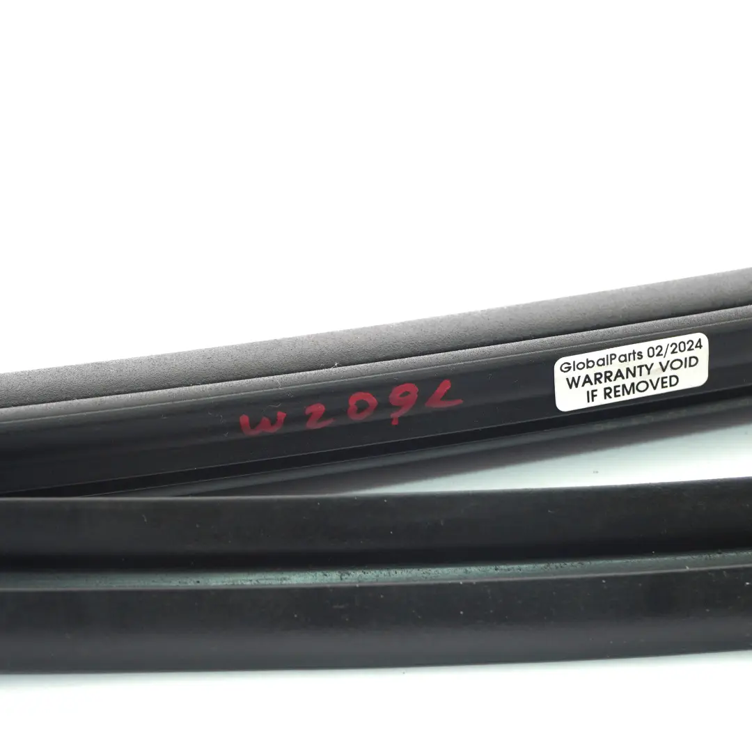 Mercedes W209 Convertible Techo Delantero izquierda Junta Sello A2097700298 - SKU A2097700198 - Número de pieza A2097700198