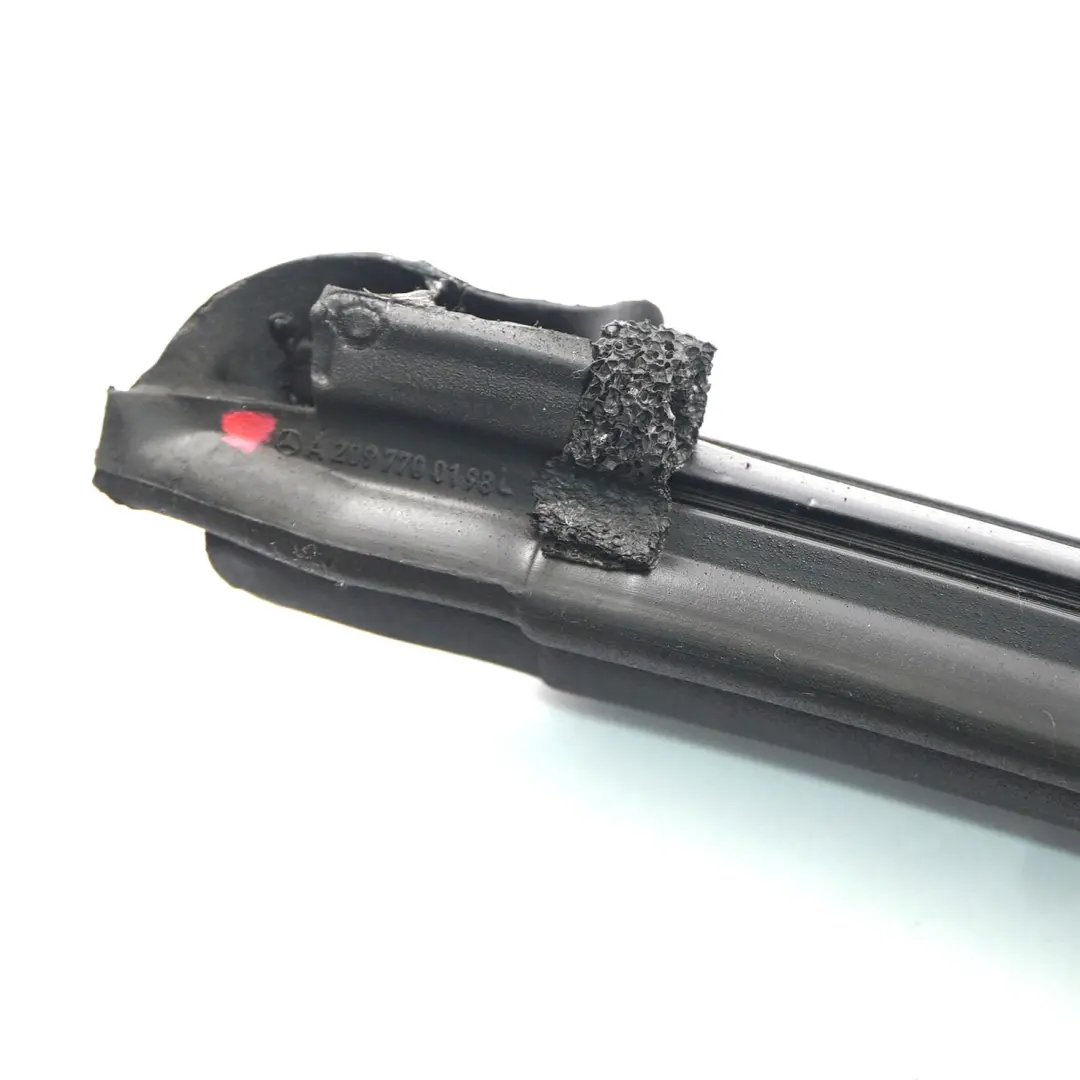 Techo Delantero izquierda Junta Sello A2097700298 para Mercedes W209 Convertible con número de pieza A2097700198 Mercedes W209 Convertible Techo Delantero izquierda Junta Sello A2097700298 - SKU A2097700198 - Número de pieza A2097700198