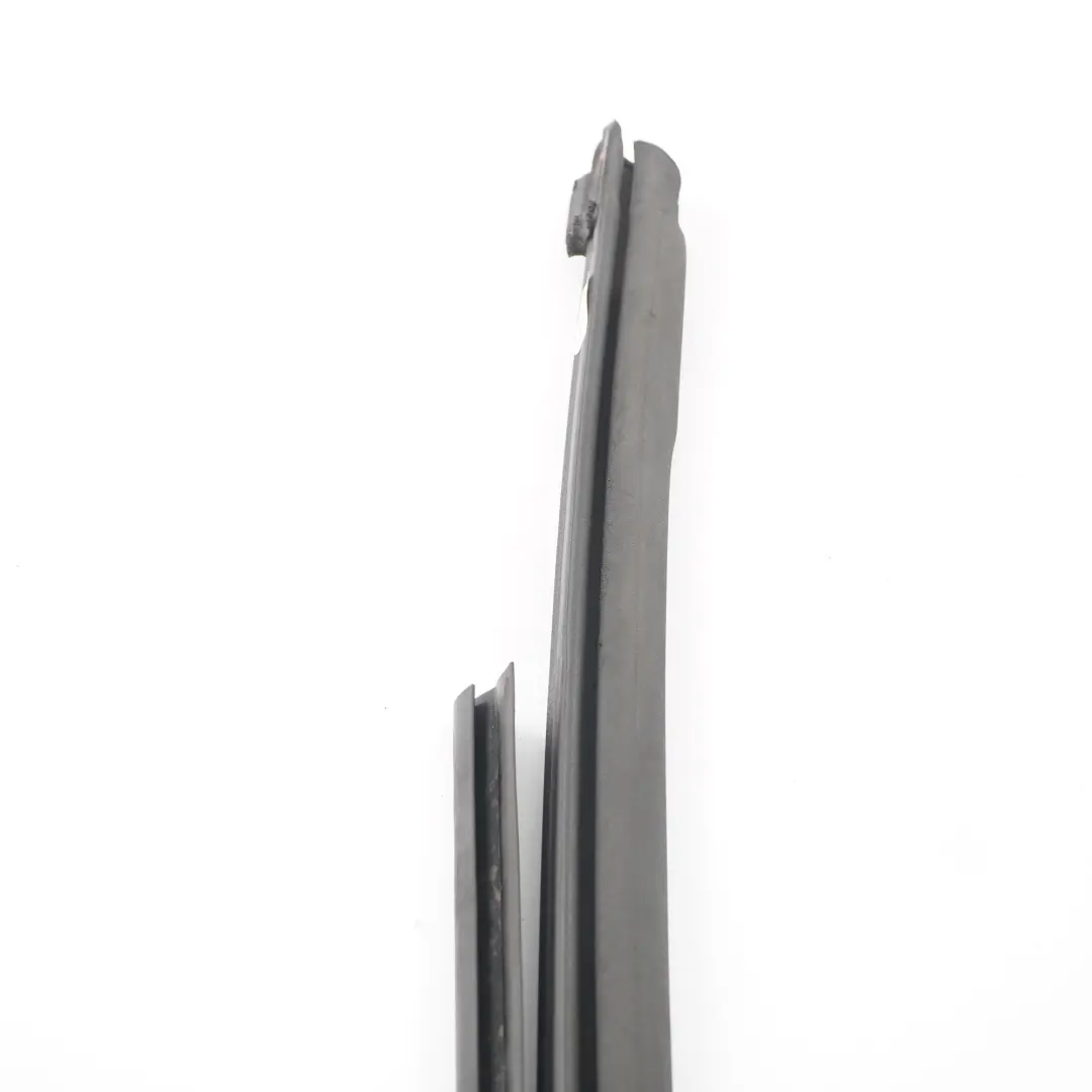 Techo Delantero Derecho Junta Sello para Mercedes W209 Convertible con número de pieza A2097700298 Mercedes W209 Convertible Techo Delantero Derecho Junta Sello - SKU A2097700298 - Número de pieza A2097700298