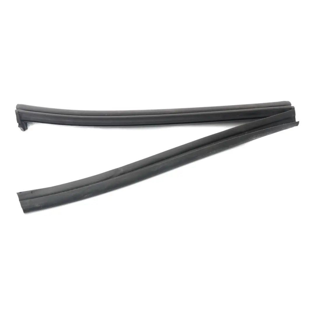 Mercedes W209 Cabrio Tetto Centrale sinistra Guarnizione Sigillatura A2097700698 - SKU A2097700598 - Numero di parte A2097700598