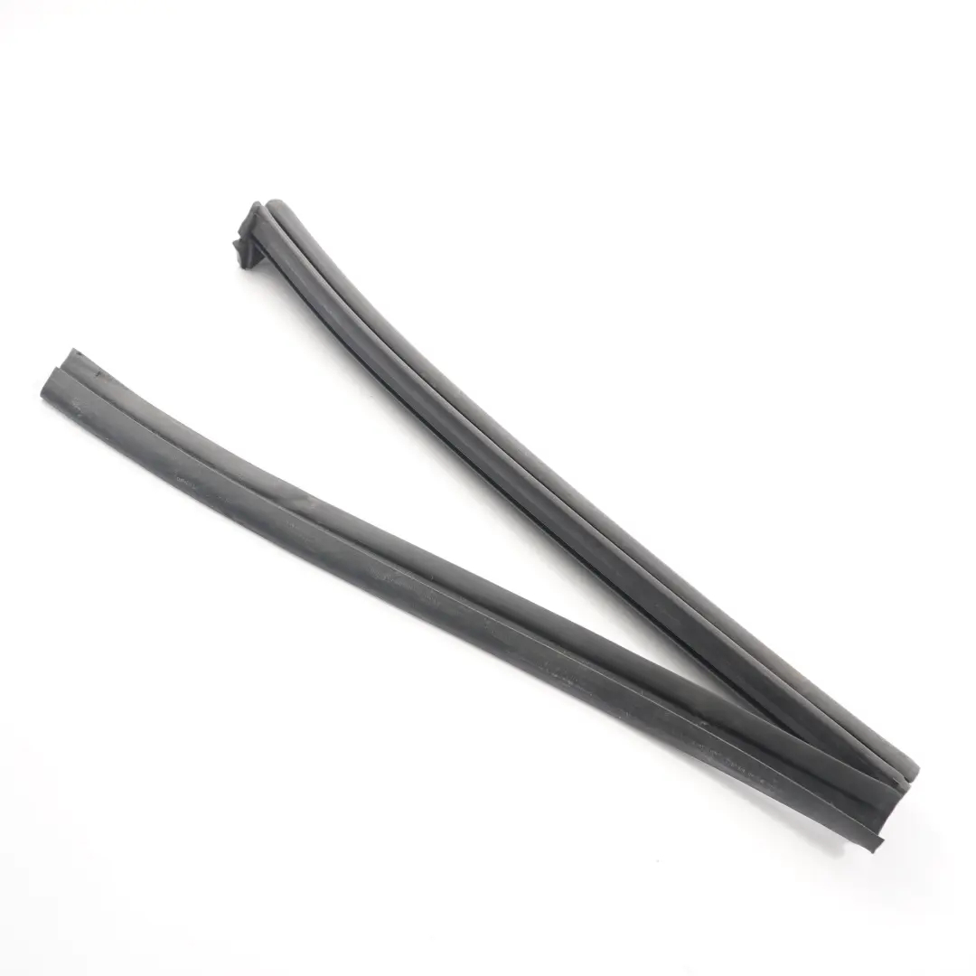 Mercedes W209 Cabrio Tetto Centrale sinistra Guarnizione Sigillatura A2097700698 - SKU A2097700598 - Numero di parte A2097700598