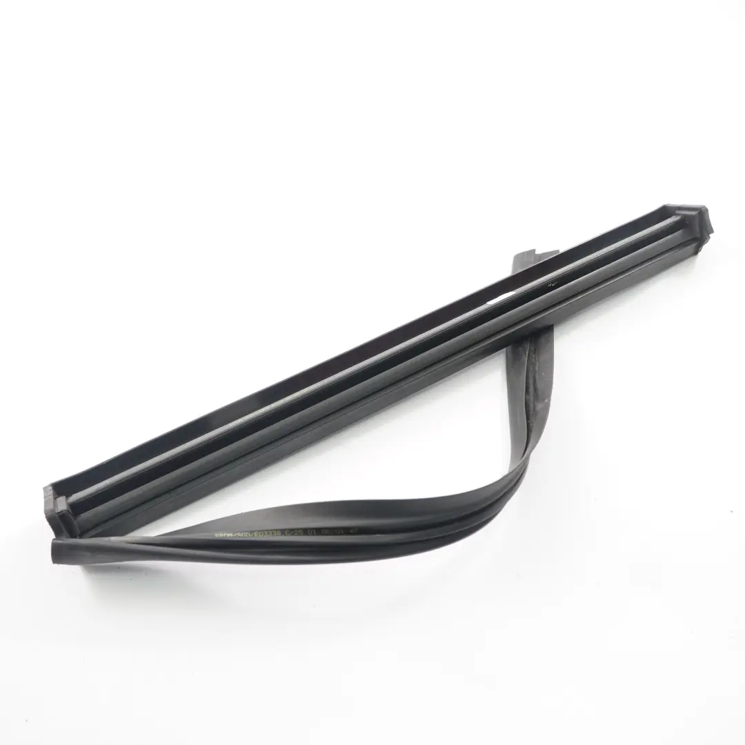 Mercedes W209 Cabrio Tetto Centrale sinistra Guarnizione Sigillatura A2097700698 - SKU A2097700598 - Numero di parte A2097700598