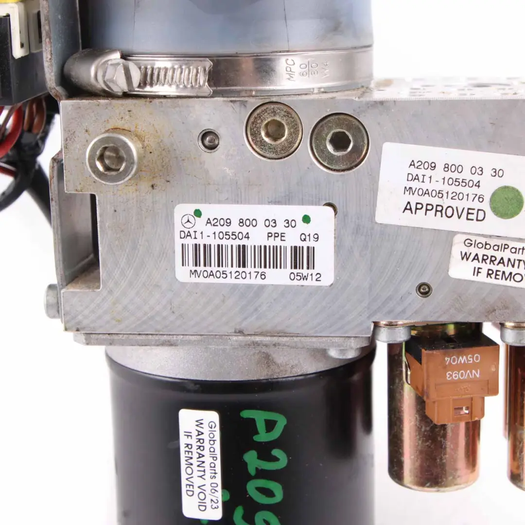 Mercedes CLK W209 Convertible Hydraulic Pump Folding Top Roof Unit A2098000330 - SKU A2098000548 - Part number A2098000548