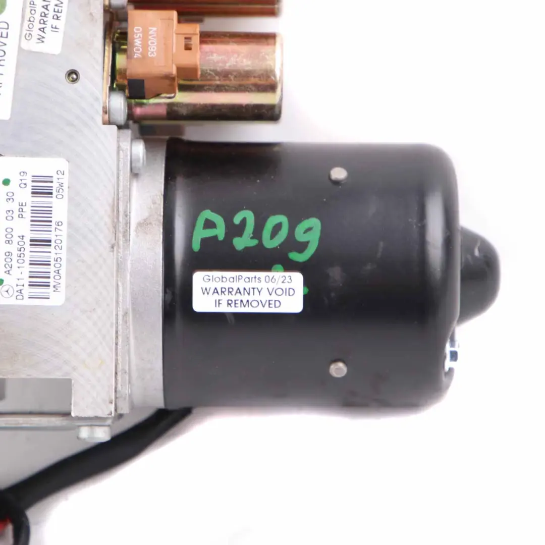 Pompa idraulica Unità tetto pieghevole A2098000330 per Mercedes CLK W209 Cabrio con numero di parte A2098000548 Mercedes CLK W209 Cabrio Pompa idraulica Unità tetto pieghevole A2098000330 - SKU A2098000548 - Numero di parte A2098000548