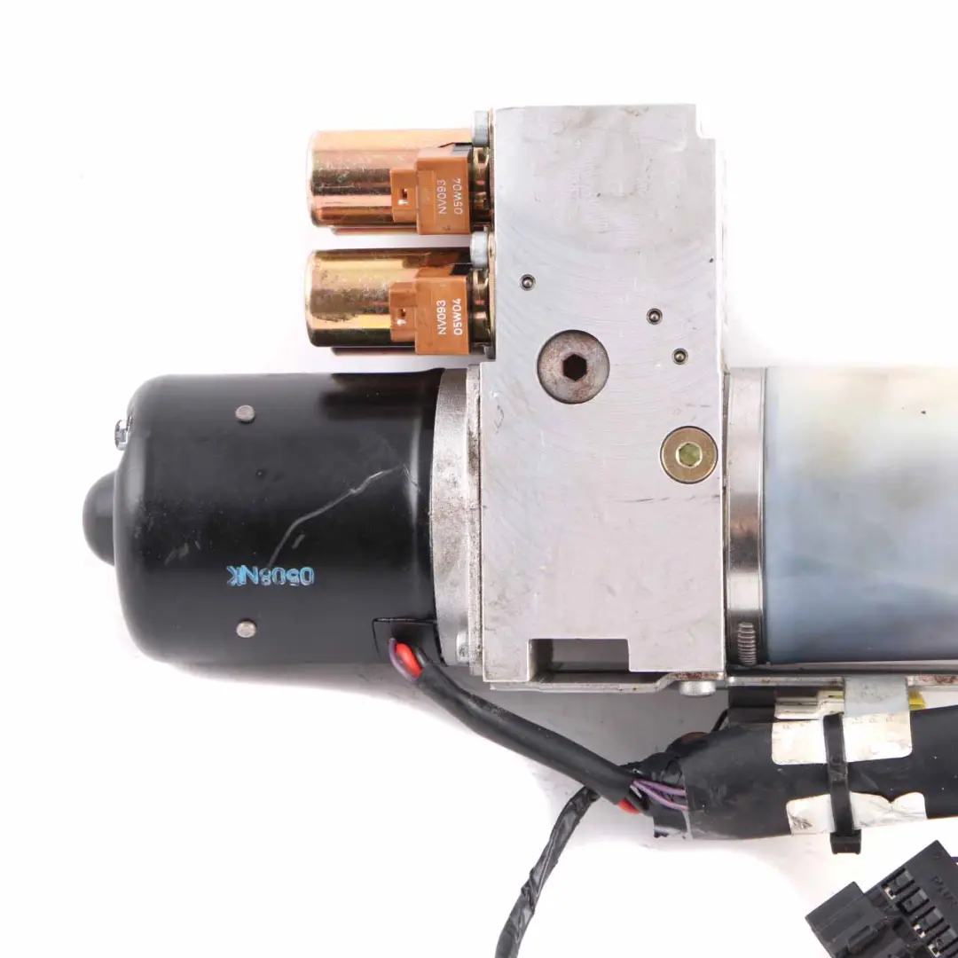 Hydraulic Pump Folding Top Roof Unit A2098000330 to Mercedes CLK W209 Convertible with Part number A2098000548 Mercedes CLK W209 Convertible Hydraulic Pump Folding Top Roof Unit A2098000330 - SKU A2098000548 - Part number A2098000548