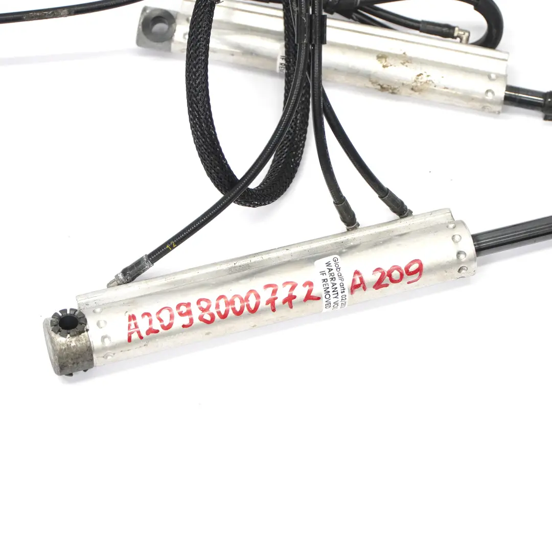 Cilindro Tetto Mercedes A207 A209 Pieghevole Superiore Sinistro per con numero di parte A2098000772 Cilindro Tetto Mercedes A207 A209 Pieghevole Superiore Sinistro - SKU A2098000772 - Numero di parte A2098000772