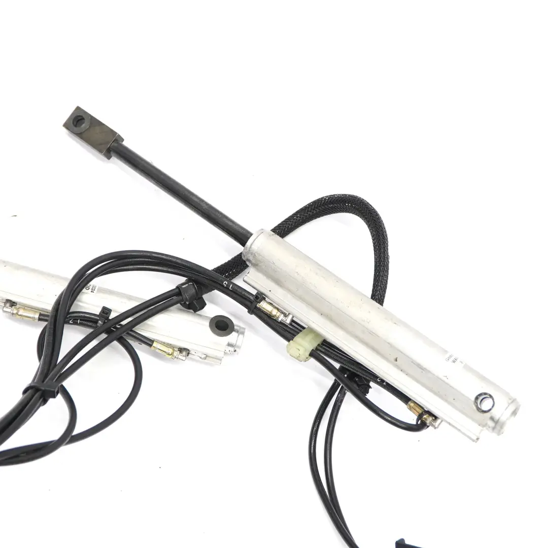 plegable hidráulico Cilindro Izquierda Derecha para Mercedes A209 con número de pieza A2098000972 Mercedes A209 plegable hidráulico Cilindro Izquierda Derecha - SKU A2098000972 - Número de pieza A2098000972