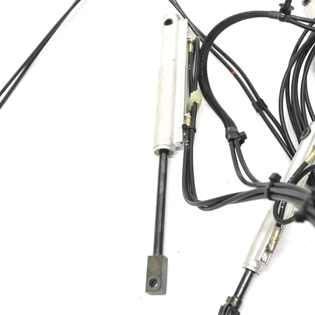 plegable hidráulico Cilindro Izquierda Derecha para Mercedes A209 con número de pieza A2098000972 Mercedes A209 plegable hidráulico Cilindro Izquierda Derecha - SKU A2098000972 - Número de pieza A2098000972