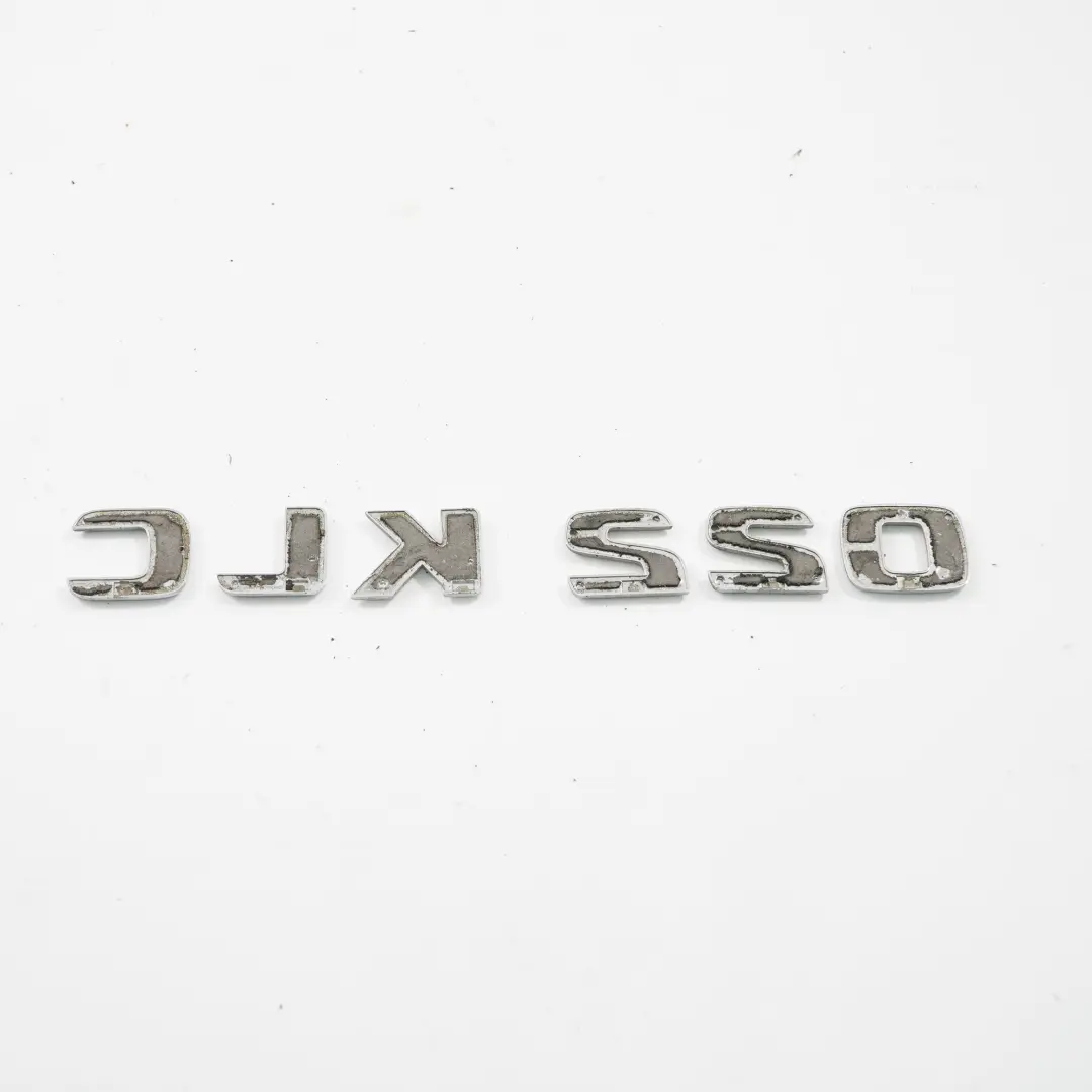 Lettering Emblema CLK 220 Tapa trasera del maletero Portón trasero para Mercedes W209 con número de pieza A2098170915 Mercedes W209 Lettering Emblema CLK 220 Tapa trasera del maletero Portón trasero - SKU A2098170915 - Número de pieza A2098170915