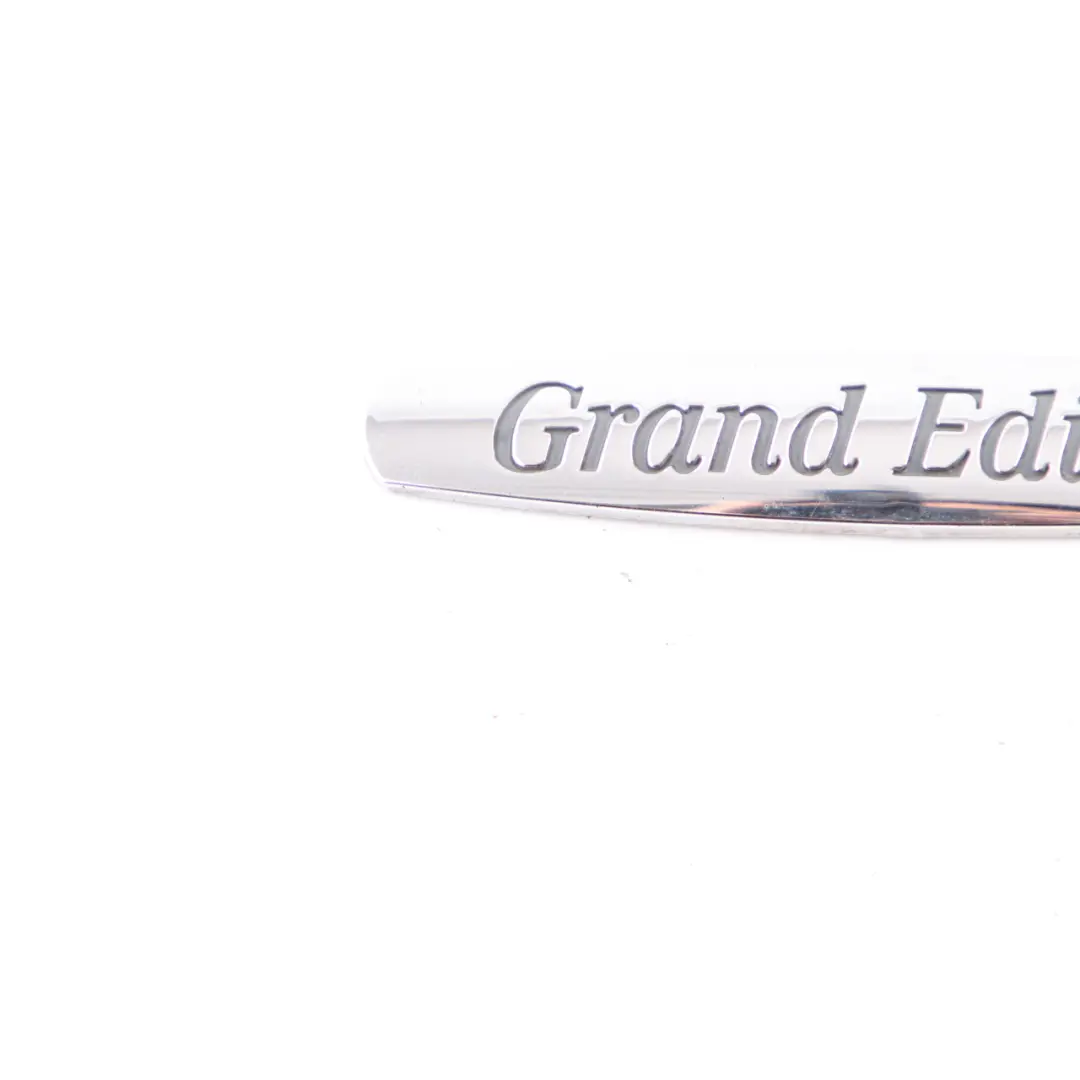 Emblema Guardabarros Logotipo panel delantero Grand Edition para Mercedes W204 W169 con número de pieza A2098174220 Mercedes W204 W169 Emblema Guardabarros Logotipo panel delantero Grand Edition - SKU A2098174220 - Número de pieza A2098174220
