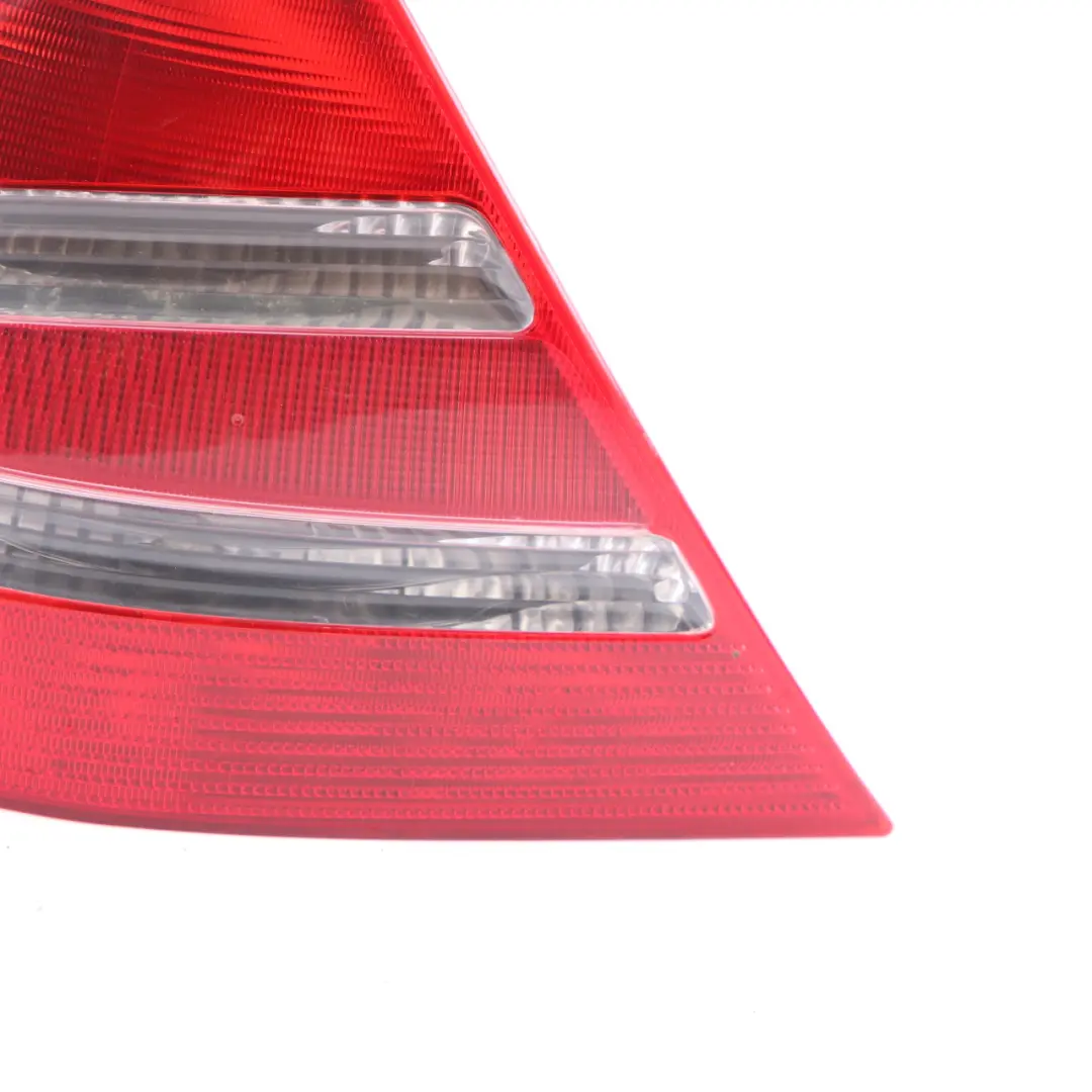 Fanale posteriore laterale posteriore sinistro per Mercedes CLK W209 con numero di parte A2098200164 Mercedes CLK W209 Fanale posteriore laterale posteriore sinistro - SKU A2098200164 - Numero di parte A2098200164
