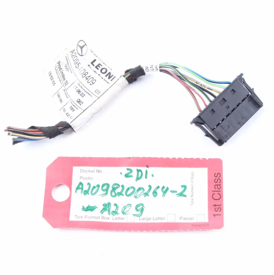 Fanale posteriore laterale posteriore destro per Mercedes CLK W209 con numero di parte A2098200264 Mercedes CLK W209 Fanale posteriore laterale posteriore destro - SKU A2098200264 - Numero di parte A2098200264