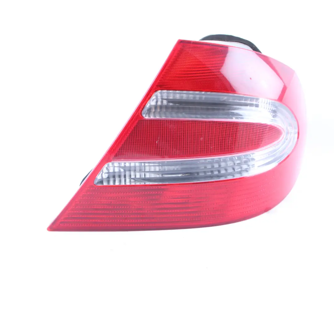 Fanale posteriore laterale posteriore destro per Mercedes CLK W209 con numero di parte A2098200264 Mercedes CLK W209 Fanale posteriore laterale posteriore destro - SKU A2098200264 - Numero di parte A2098200264