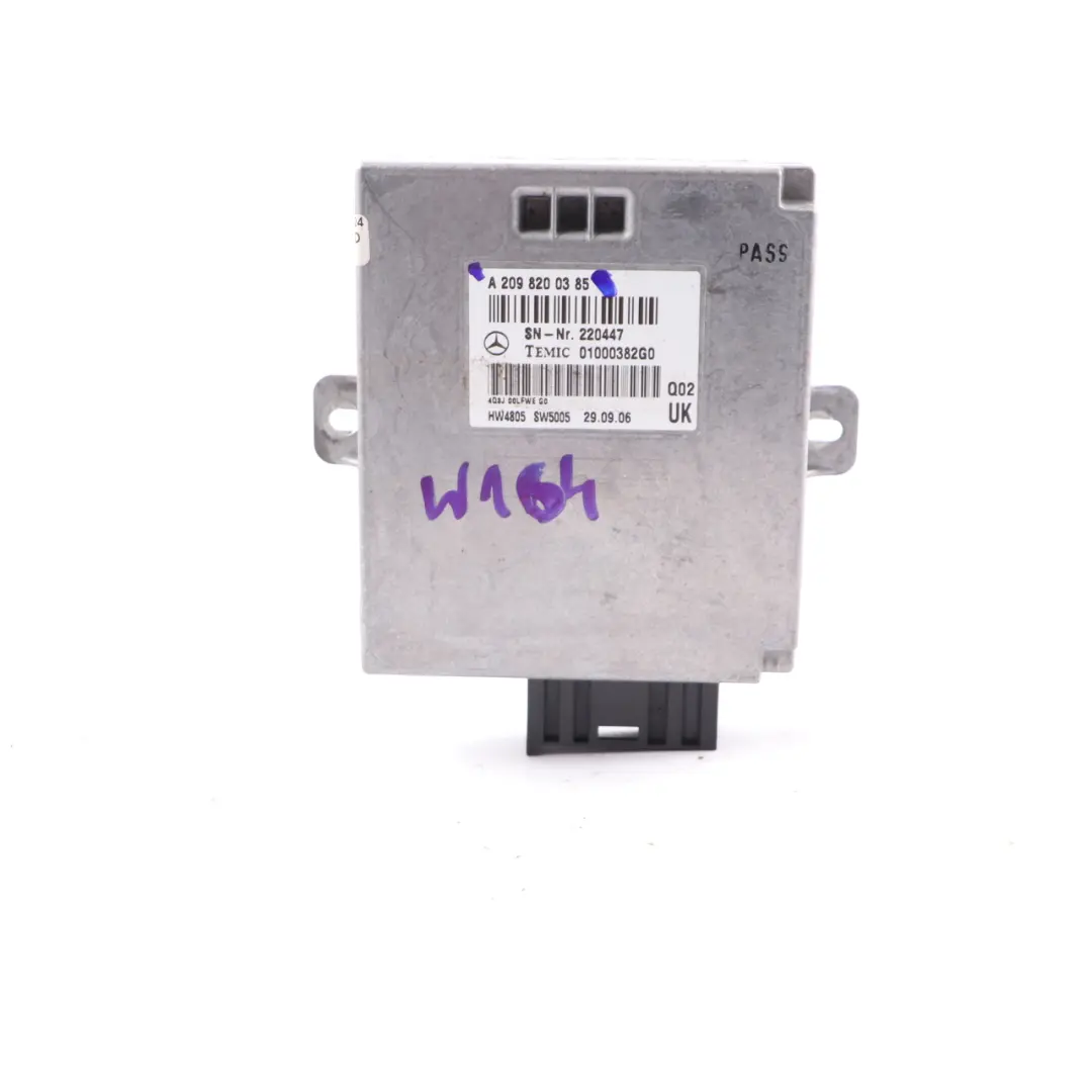 Voice Module Mercedes W164 W203 W209 W211 Control Unit Input System to with Part number A2098200385 Voice Module Mercedes W164 W203 W209 W211 Control Unit Input System - SKU A2098200385 - Part number A2098200385