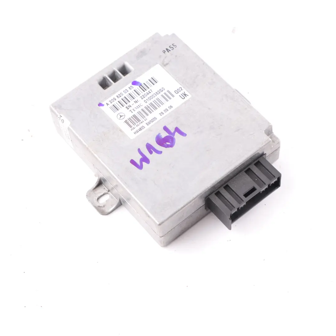 Voice Module Mercedes W164 W203 W209 W211 Control Unit Input System to with Part number A2098200385 Voice Module Mercedes W164 W203 W209 W211 Control Unit Input System - SKU A2098200385 - Part number A2098200385
