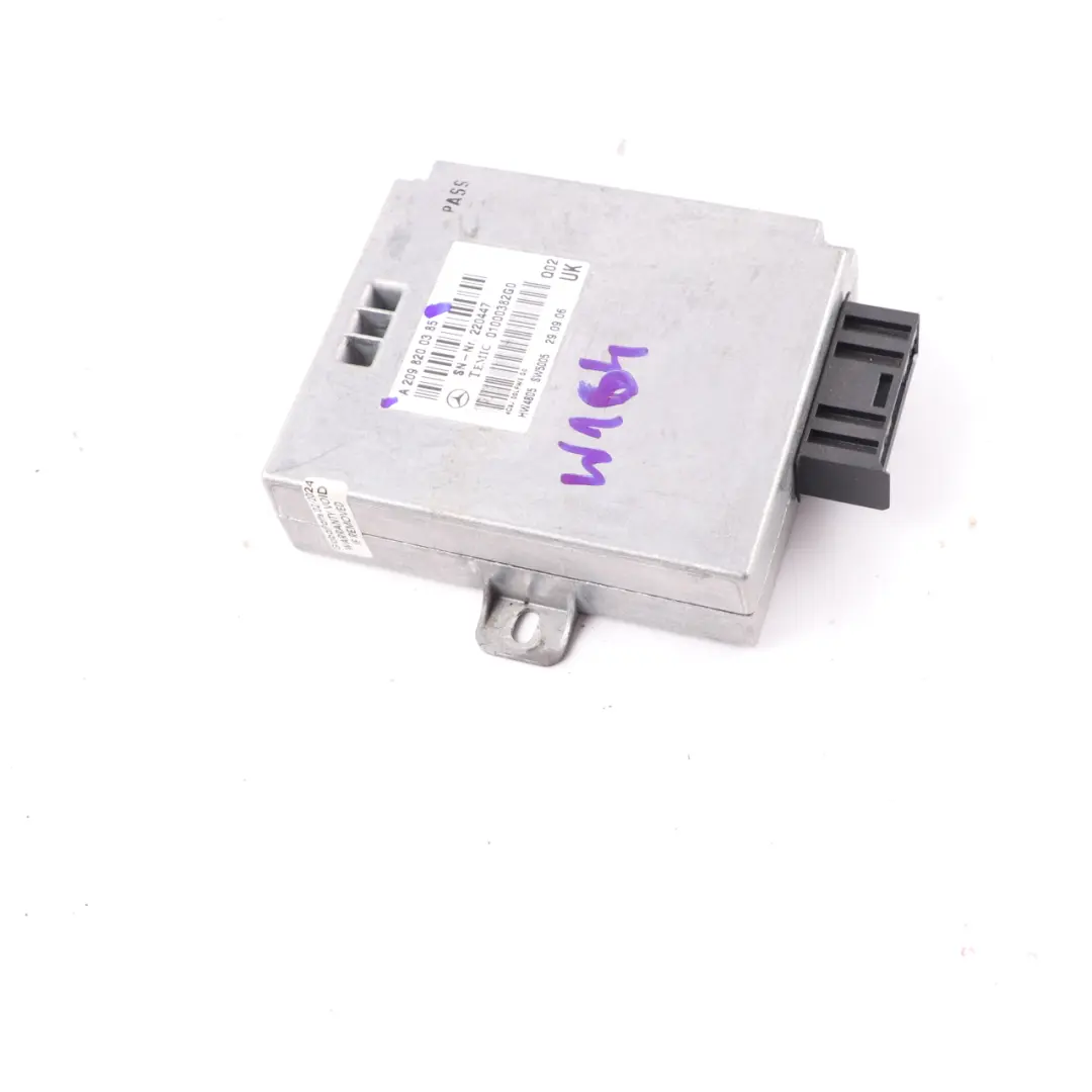Voice Module Mercedes W164 W203 W209 W211 Control Unit Input System to with Part number A2098200385 Voice Module Mercedes W164 W203 W209 W211 Control Unit Input System - SKU A2098200385 - Part number A2098200385